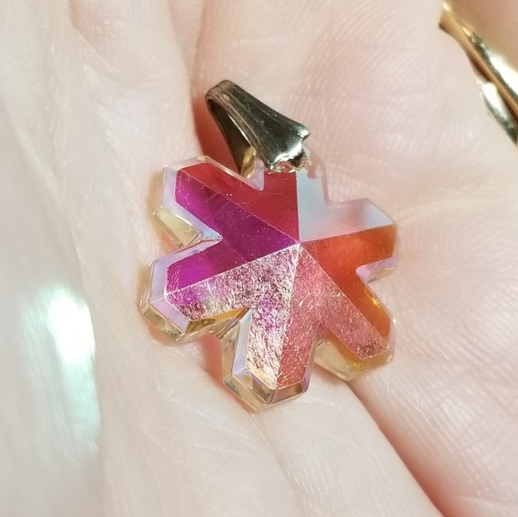 Sparkly Snowflake pendant charm rainbow aurora borealis winter iridescent - Picture 13 of 17
